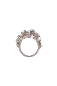 18 K White Gold & Pearls Ring • LAURE VICTORIA GAURY HIGH JEWELLERY Front photography of the 18 K White Gold & Pearls Ring on white background.