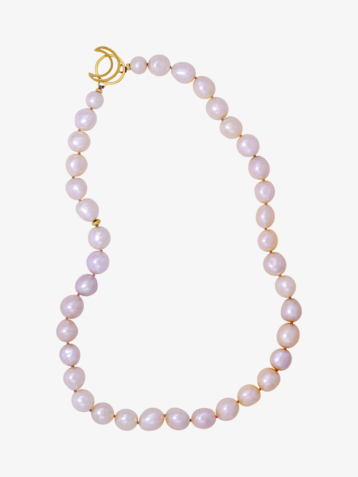 Unisex Big Pearl Necklace | BOLD PEARLS • LAURE VICTORIA GAURY HIGH JEWELLERY Full photography of the unisex Big Pearl Necklace Bold Pearls on grey background.