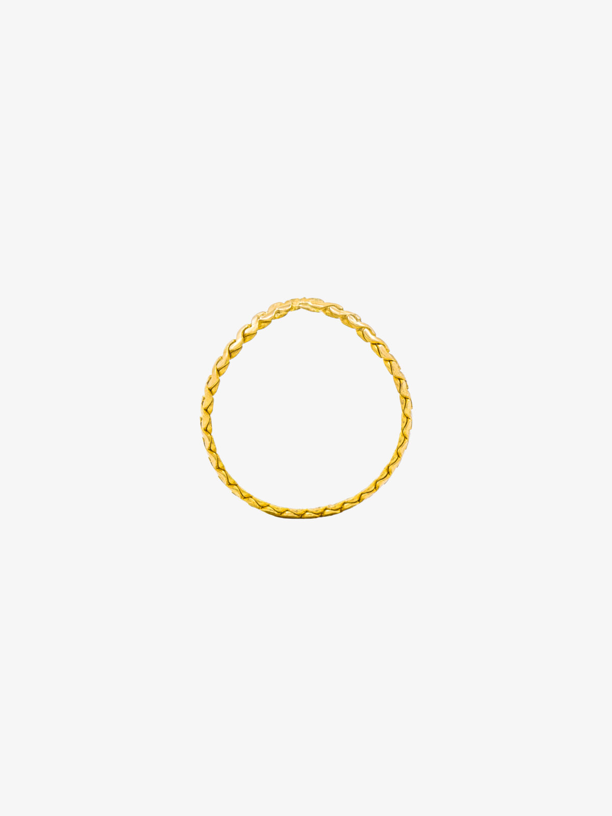 18 K Gold Chain Ring full view with details.